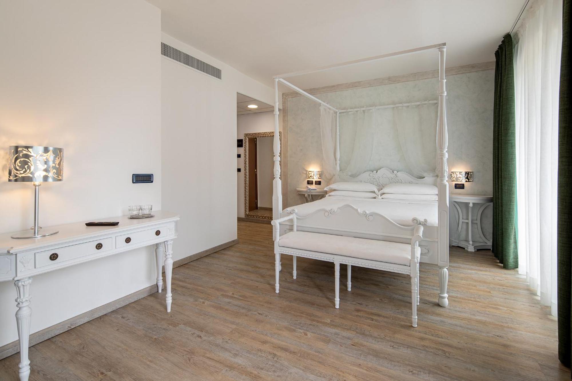 Fantinello Hotel Caorle Eksteriør billede