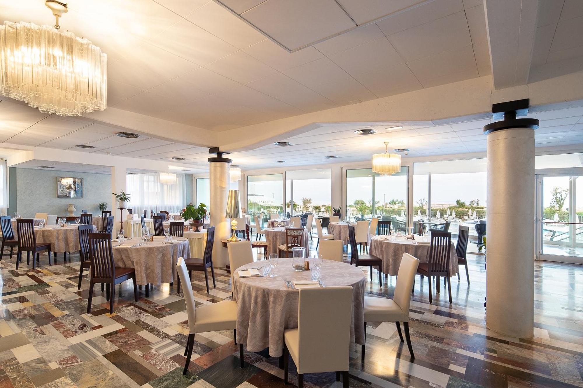 Fantinello Hotel Caorle Eksteriør billede